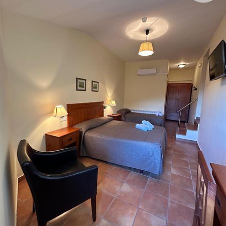Hostal Centre Del Montsec Llimiana Esterno foto
