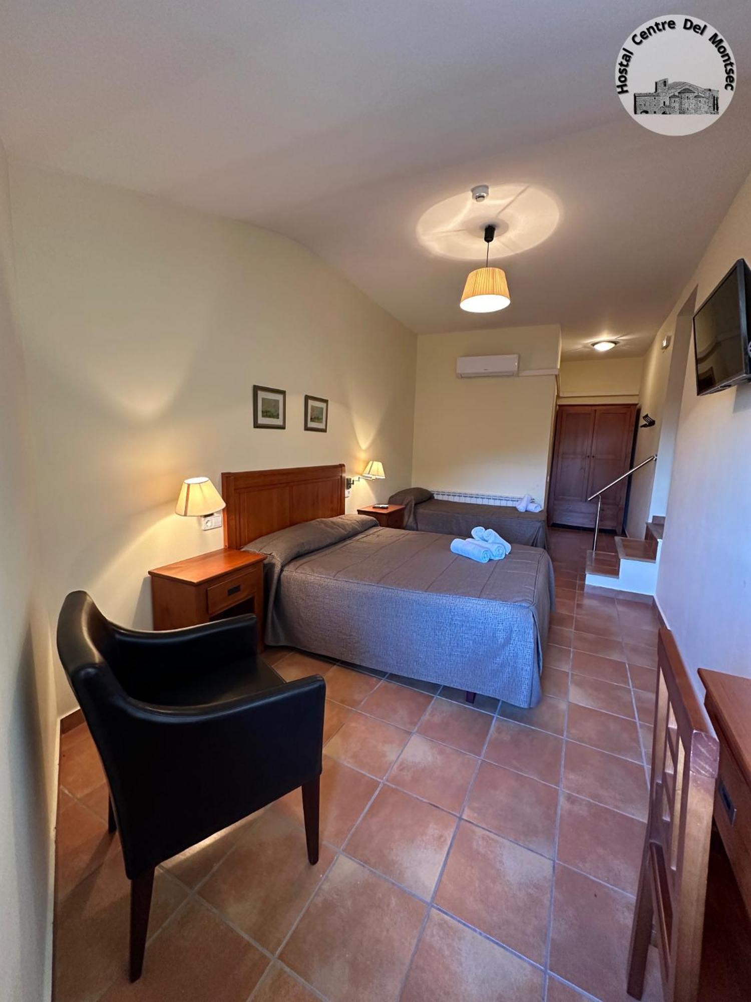 Hostal Centre Del Montsec Llimiana Esterno foto
